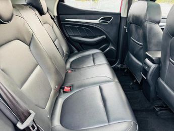 MG MG ZS 44.5kWh Exclusive Auto 5dr