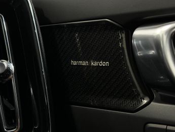 Volvo XC40 2.0 D4 First Edition Auto AWD Euro 6 (s/s) 5dr