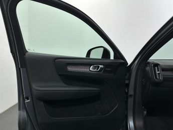 Volvo XC40 2.0 D4 First Edition Auto AWD Euro 6 (s/s) 5dr