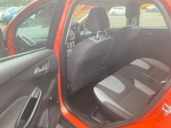 Ford Focus 1.6 Zetec Powershift Euro 5 5dr