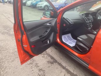 Ford Focus 1.6 Zetec Powershift Euro 5 5dr