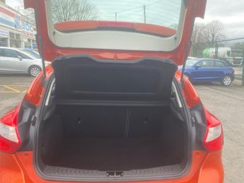 Ford Focus 1.6 Zetec Powershift Euro 5 5dr