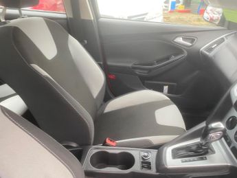 Ford Focus 1.6 Zetec Powershift Euro 5 5dr