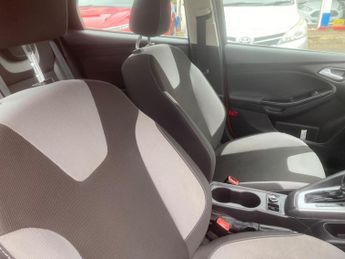 Ford Focus 1.6 Zetec Powershift Euro 5 5dr