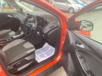Ford Focus 1.6 Zetec Powershift Euro 5 5dr
