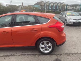 Ford Focus 1.6 Zetec Powershift Euro 5 5dr
