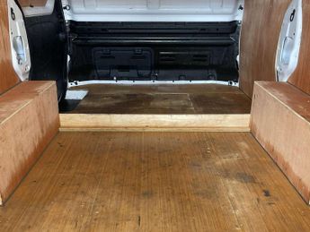 Renault Trafic 2.0 dCi Blue SL28 Sport Panel Van 5dr Diesel Manual L1 H1 Euro 6