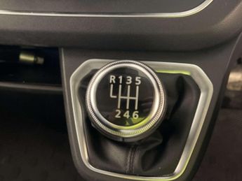 Renault Trafic 2.0 dCi Blue SL28 Sport Panel Van 5dr Diesel Manual L1 H1 Euro 6