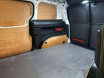 Volkswagen ID. Buzz Cargo Pro 77kWh Commerce Plus Panel Van 5dr Electric Auto (204 ps)