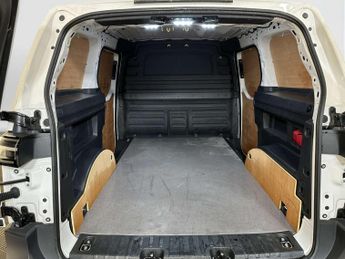 Volkswagen ID. Buzz Cargo Pro 77kWh Commerce Plus Panel Van 5dr Electric Auto (204 ps)