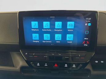 Volkswagen ID. Buzz Cargo Pro 77kWh Commerce Plus Panel Van 5dr Electric Auto (204 ps)