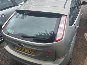 Ford Focus 1.6 Titanium 5dr