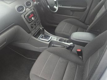 Ford Focus 1.6 Titanium 5dr