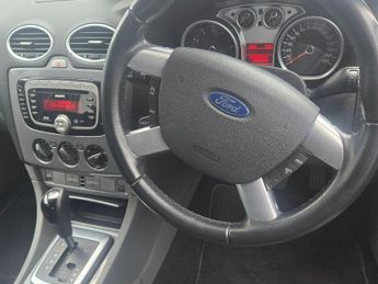 Ford Focus 1.6 Titanium 5dr