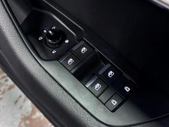 Audi A6 Saloon 2.0 TFSI 40 Sport Saloon 4dr Petrol S Tronic Euro 6 (s/s) (204 p