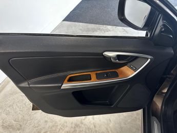 Volvo XC60 2.0 T5 SE Premium Powershift Euro 6 5dr