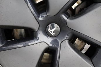 Tesla Model 3 (Dual Motor) Long Range Auto 4WDE 4dr