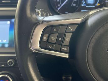 Jaguar E-PACE 2.0 D150 R-Dynamic SUV 5dr Diesel Manual Euro 6 (s/s) (150 ps)