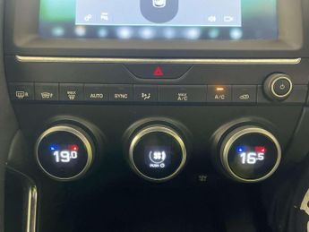Jaguar E-PACE 2.0 D150 R-Dynamic SUV 5dr Diesel Manual Euro 6 (s/s) (150 ps)