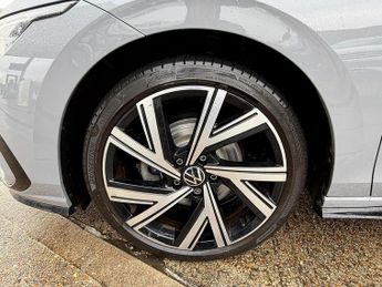 Volkswagen Golf 1.5 eTSI MHEV R-Line Hatchback 5dr Petrol Hybrid DSG Euro 6 (s/s