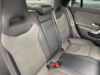 Mercedes-Benz CLA 1.3 CLA250e 15.6kWh AMG Line (Premium Plus) Coupe 8G-DCT Euro 6 