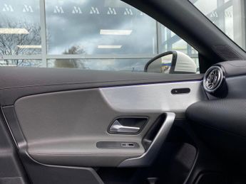 Mercedes-Benz CLA 1.3 CLA250e 15.6kWh AMG Line (Premium Plus) Coupe 8G-DCT Euro 6 