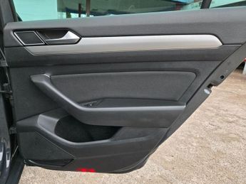 Volkswagen Passat 2.0 TDI SE Business DSG Euro 6 (s/s) 5dr