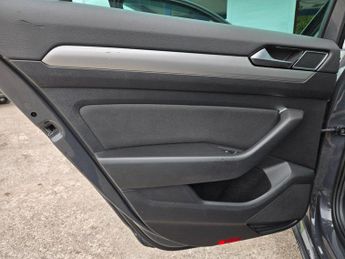 Volkswagen Passat 2.0 TDI SE Business DSG Euro 6 (s/s) 5dr