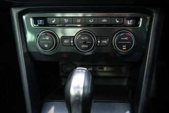 Volkswagen Tiguan 2.0 TDI BlueMotion Tech R-Line DSG 4Motion Euro 6 (s/s) 5dr