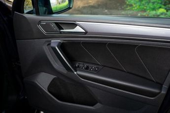 Volkswagen Tiguan 2.0 TDI BlueMotion Tech R-Line DSG 4Motion Euro 6 (s/s) 5dr