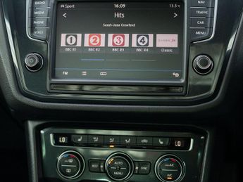 Volkswagen Tiguan 2.0 TDI BlueMotion Tech R-Line DSG 4Motion Euro 6 (s/s) 5dr