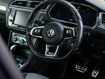 Volkswagen Tiguan 2.0 TDI BlueMotion Tech R-Line DSG 4Motion Euro 6 (s/s) 5dr