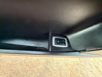 Jaguar XF 2.2d R-Sport Black Auto Euro 5 (s/s) 4dr