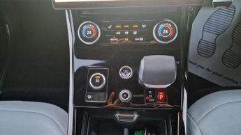 Land Rover Range Rover Sport 3.0 D300 MHEV Dynamic SE Auto 4WD Euro 6 (s/s) 5dr