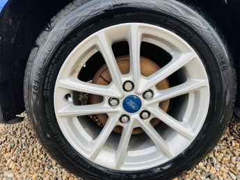 Ford Focus 1.0T EcoBoost Zetec Auto Euro 6 (s/s) 5dr
