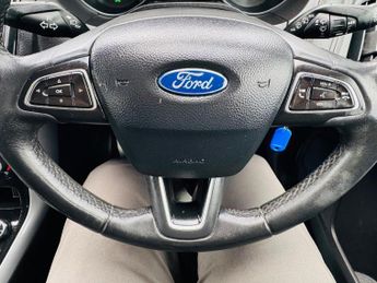 Ford Focus 1.0T EcoBoost Zetec Auto Euro 6 (s/s) 5dr