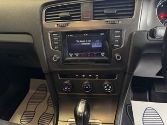 Volkswagen Golf 2.0 TDI BlueMotion Tech SE DSG Euro 5 (s/s) 5dr