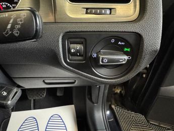 Volkswagen Golf 2.0 TDI BlueMotion Tech SE DSG Euro 5 (s/s) 5dr
