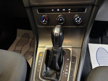 Volkswagen Golf 2.0 TDI BlueMotion Tech SE DSG Euro 5 (s/s) 5dr