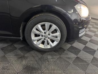 Volkswagen Golf 2.0 TDI BlueMotion Tech SE DSG Euro 5 (s/s) 5dr
