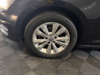 Volkswagen Golf 2.0 TDI BlueMotion Tech SE DSG Euro 5 (s/s) 5dr