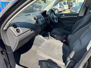Volkswagen Tiguan 2.0 TDI BlueMotion Tech SE DSG 4WD Euro 5 (s/s) 5dr