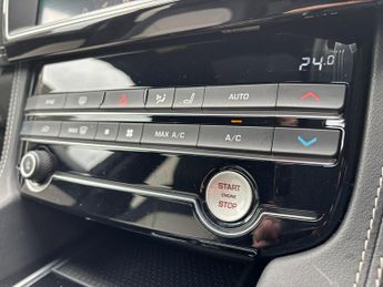 Jaguar F-PACE 2.0 D180 R-Sport Auto AWD Euro 6 (s/s) 5dr