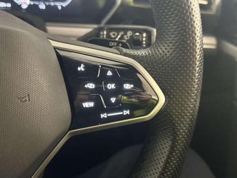 Volkswagen Touareg 3.0 TDI V6 R-Line Tech SUV 5dr Diesel Tiptronic 4Motion Euro 6 (