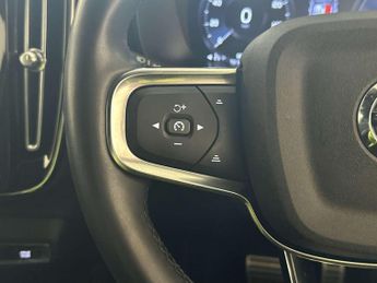 Volvo XC40 1.5h T4 Recharge 10.7kWh R-Design SUV 5dr Petrol Plug-in Hybrid 