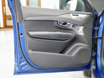 Volvo XC90 2.0 T6 R-Design SUV 5dr Petrol Geartronic 4WD Euro 6 (s/s) (320 