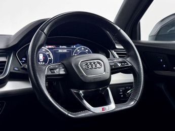 Audi Q5 2.0 TFSIe 55 S line Competition SUV 5dr Petrol Plug-in Hybrid S 