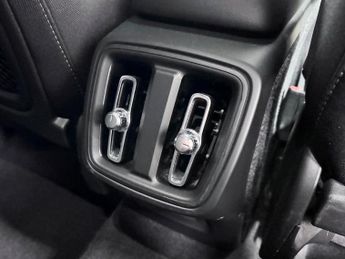 Volvo XC40 Plus B3 (163 hp) Auto