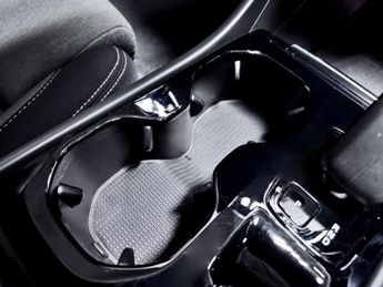 Volvo XC40 Plus B3 (163 hp) Auto