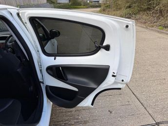 Peugeot 107 1.0 12V Envy Euro 5 5dr